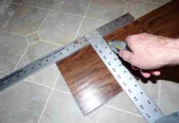 Cutting Vinyl Plank Flooring, How To Cut Vinyl Planks Around Pipes